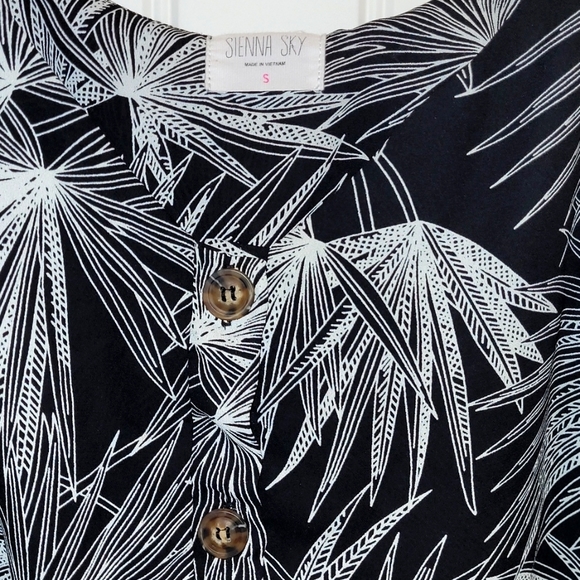 Tropical Palms Top - Picture 2 of 3